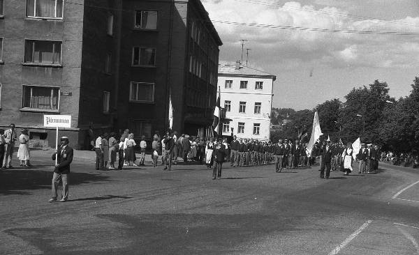 Great Song Festival in Tartu. 1989. Pärnumaa column train.