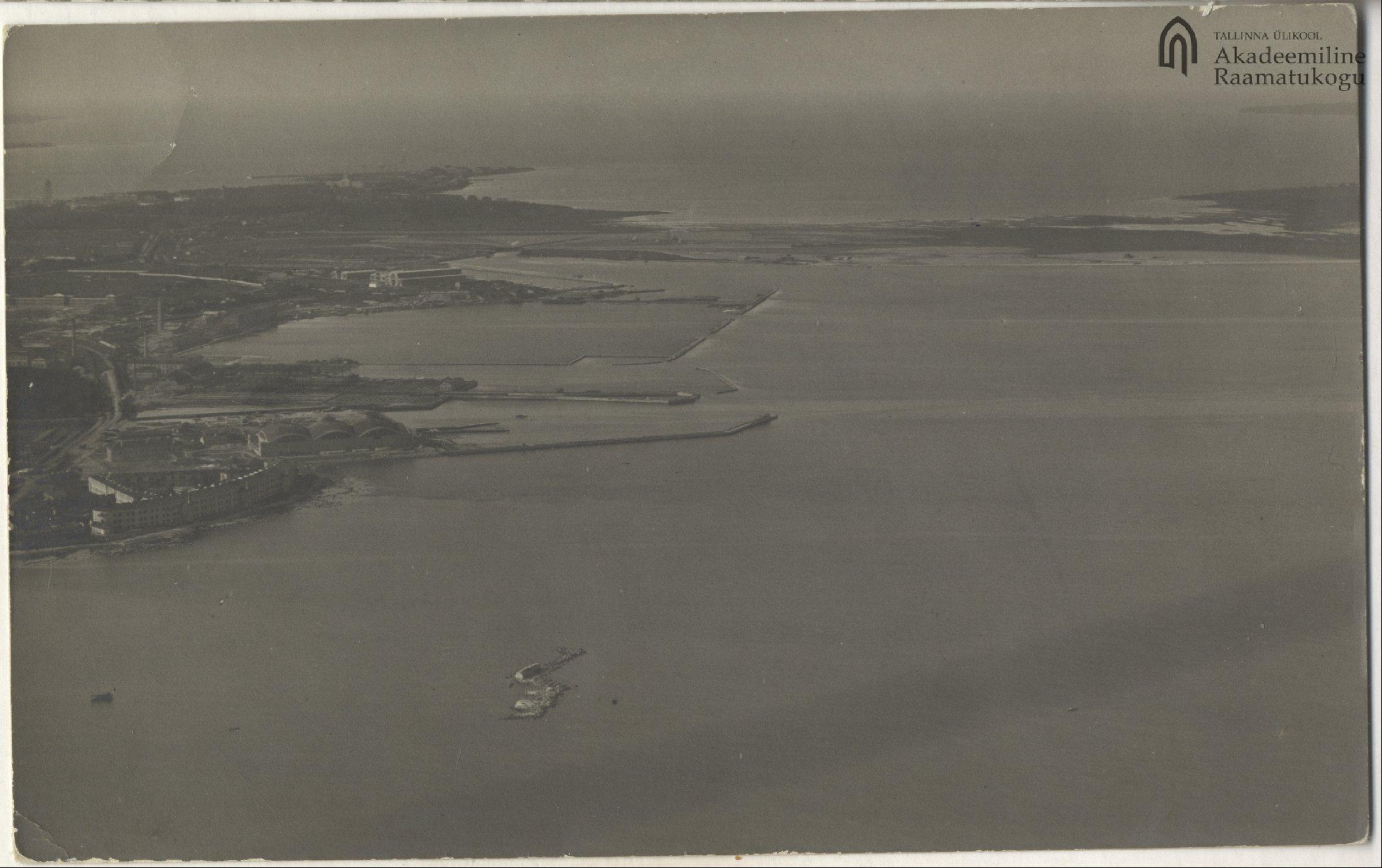 Tallinn Gulf at Noblessner factory buildings