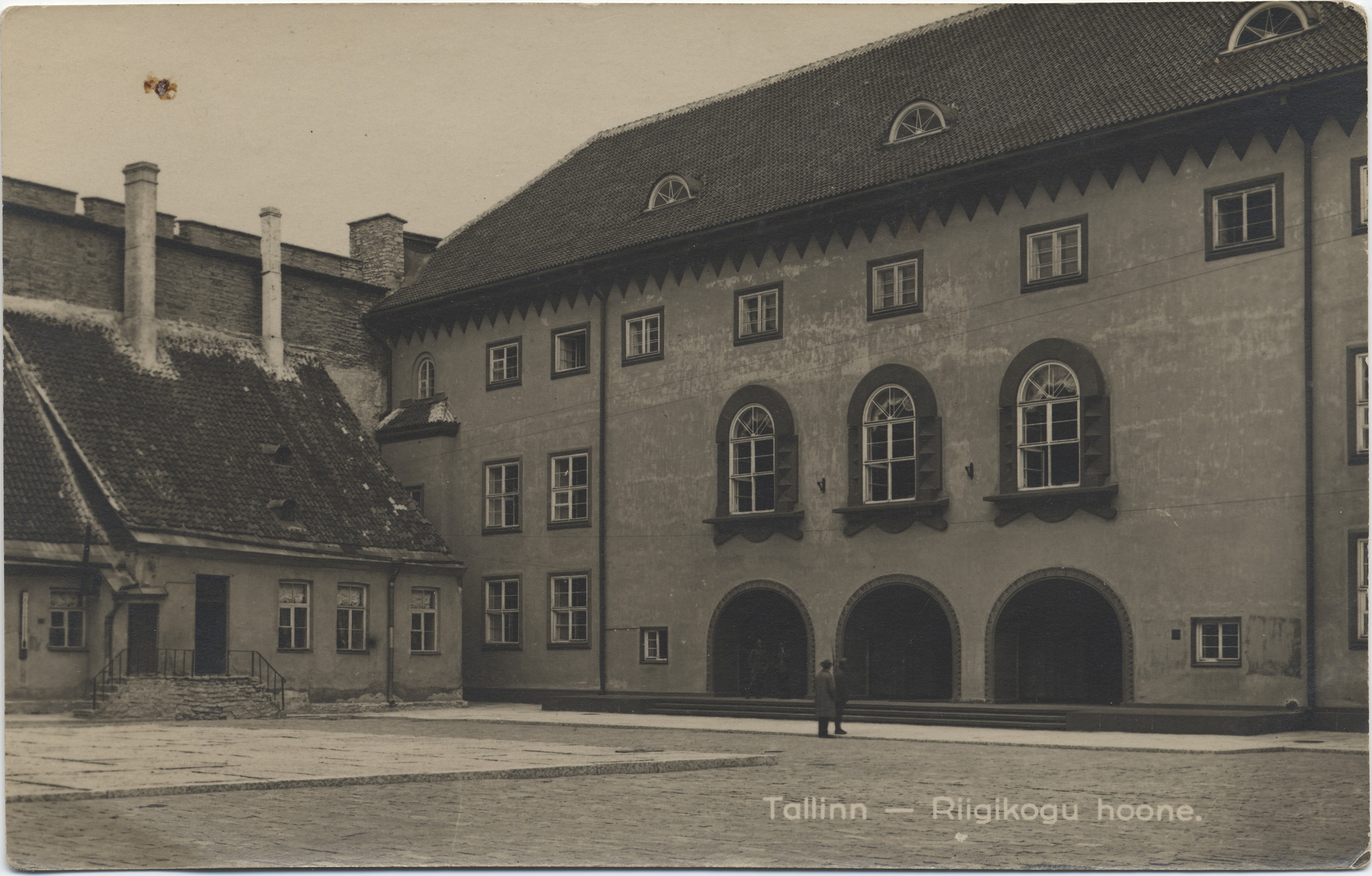 Tallinn : Riigikogu building
