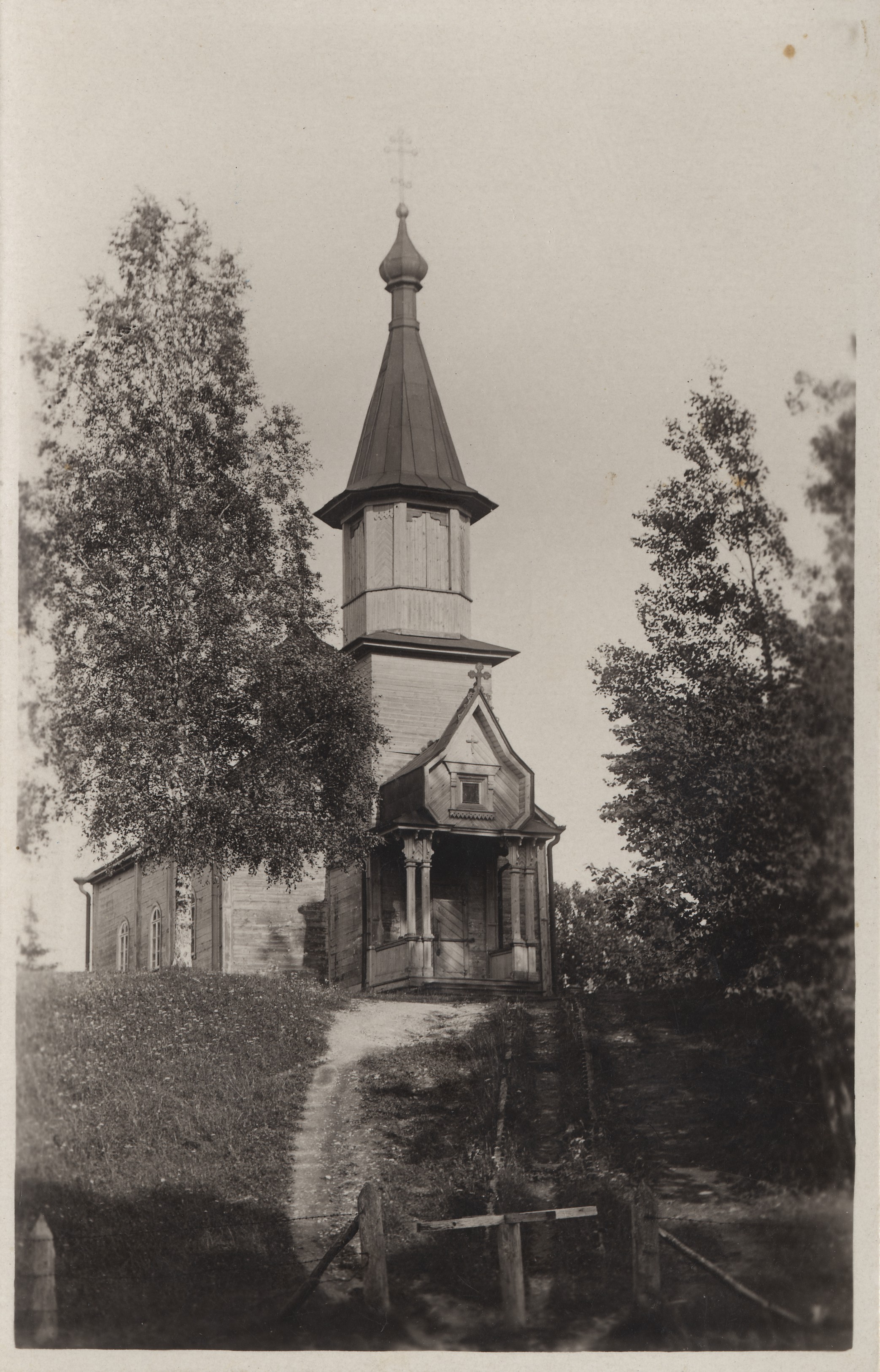 Estonia : Kuremäe monastery church in the graveyard