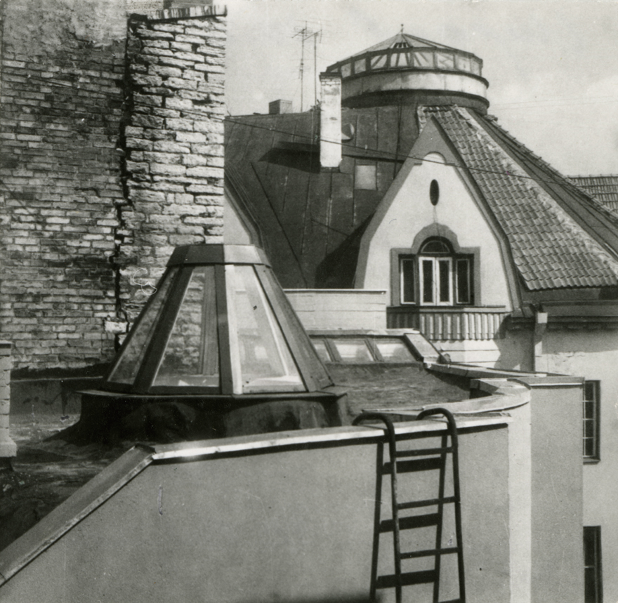 Flower shop in Tallinn Old Town, view of the roof of the building. Architect Vilen Künnapu