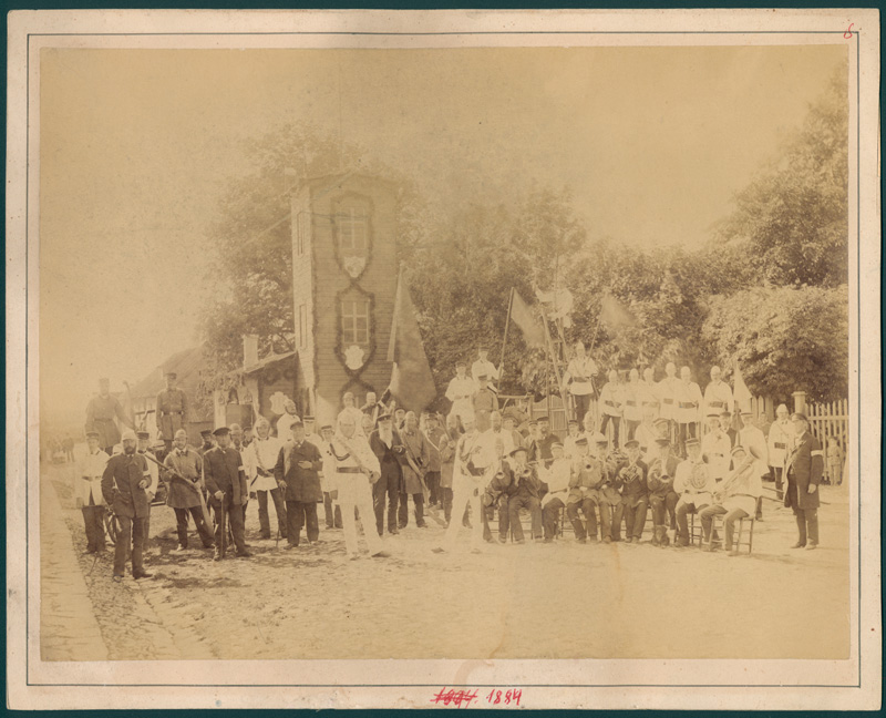 Paide Voluntary Fire Fire Fire Group Photo in front of the sprayhouse.