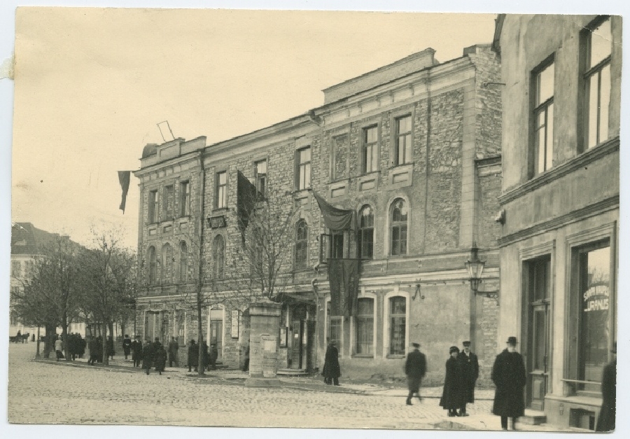 Tallinn, Väike-Karja Street 18, where the newspaper "Kiir" was edited in 1917 - decorated with revolutionary flags.