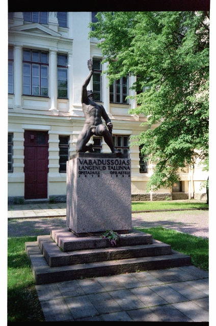 Monument for Tallinn teachers and students who fell in the War of Independence in front of Tallinn Real School