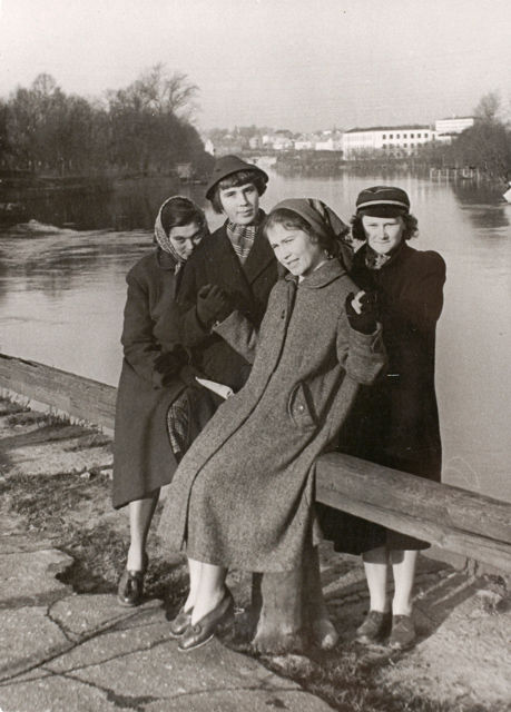 Female students at Emajõe