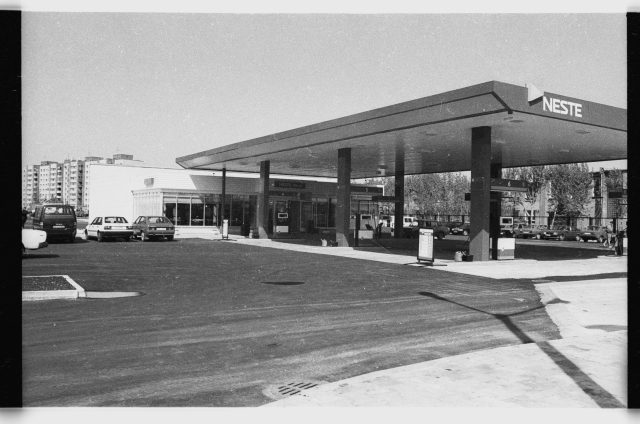 Opening of the first Neste gas station in Narva; view of the gas station