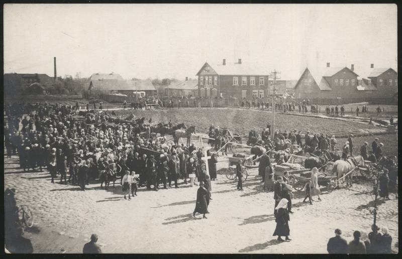 Postcard, Võhma, at the forefront of the hairdresserong