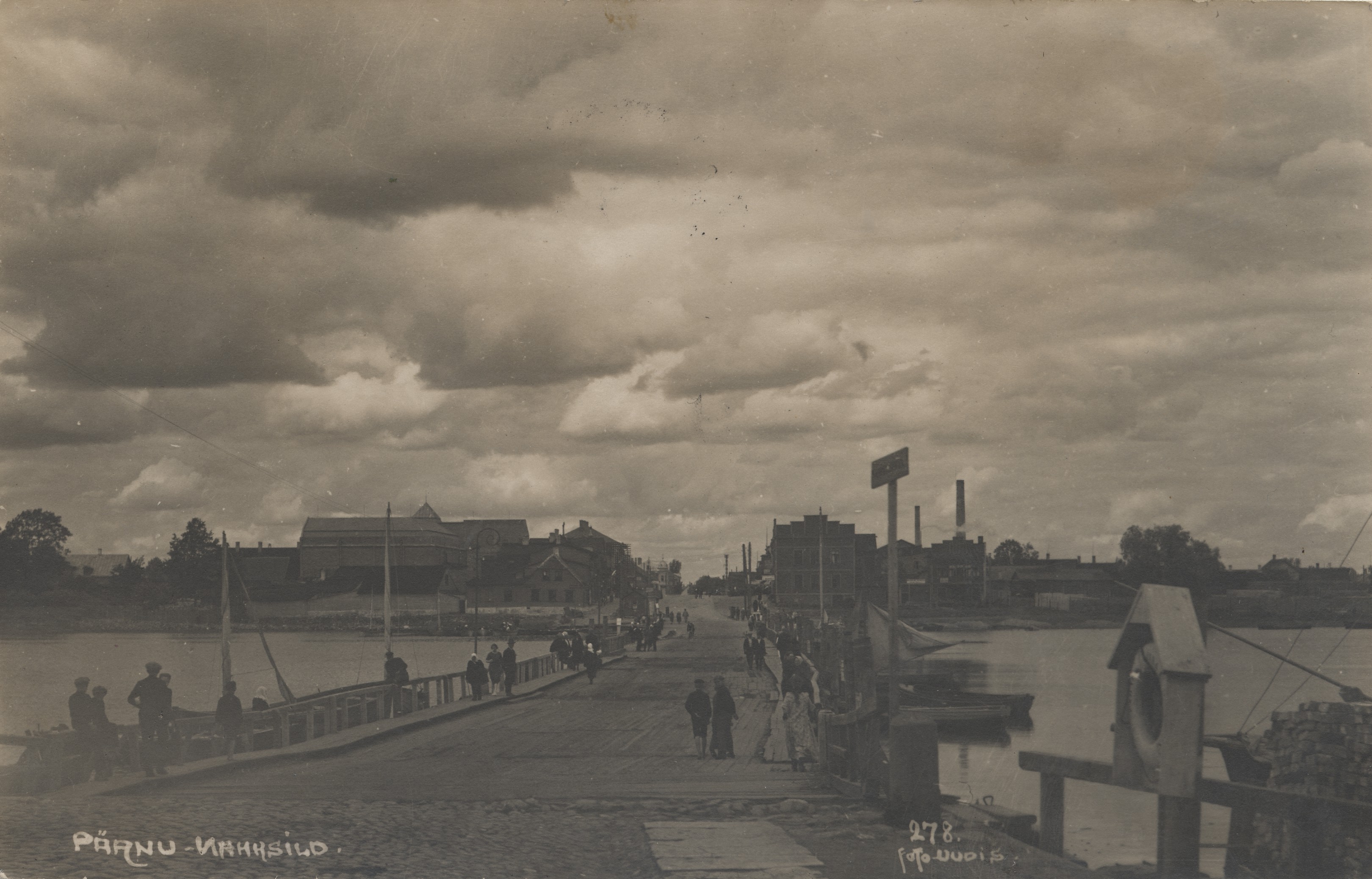 Pärnu leather bridge