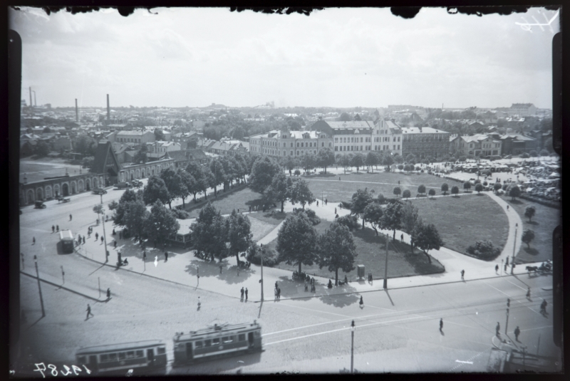 View of the beginning of Tartu mnt, right behind New market