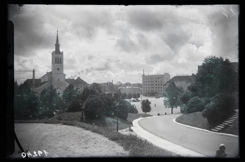 View from Harjumägi to the Freedom Square, on the left Jaan Church.