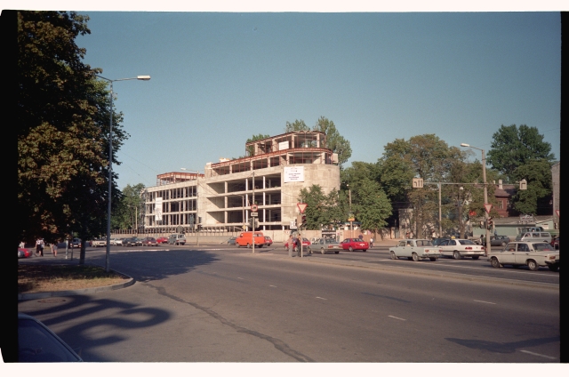 Construction of a new bank building in Tallinn at the corner of Pronksi Street and Tartu highway