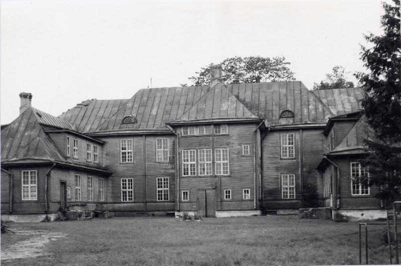 Taebla schoolhouse. Architect Artur Perna
