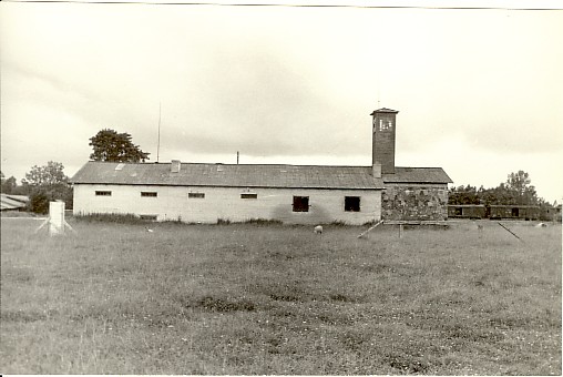 Photo, Lehtse former spraying house in 1984.