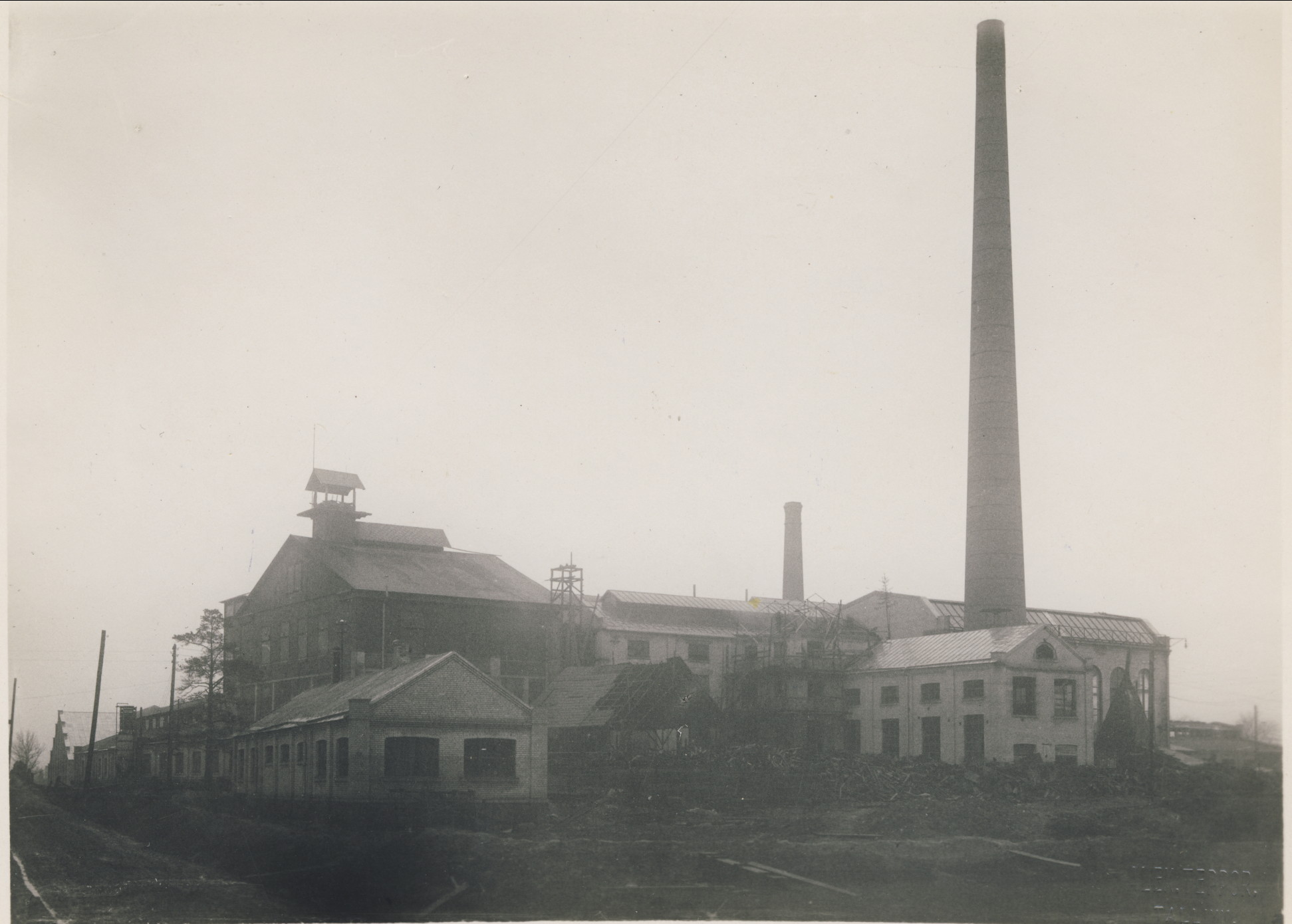 Photo. Järvakandi Factories. View from the bottom.