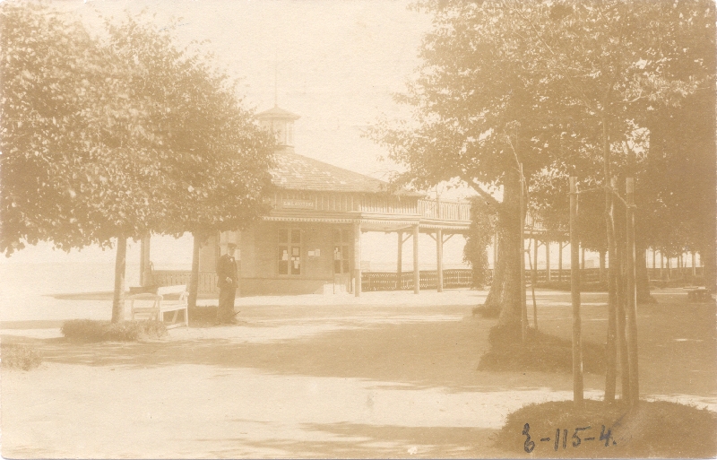 Photo postcard. Library promenade. Before 1914.