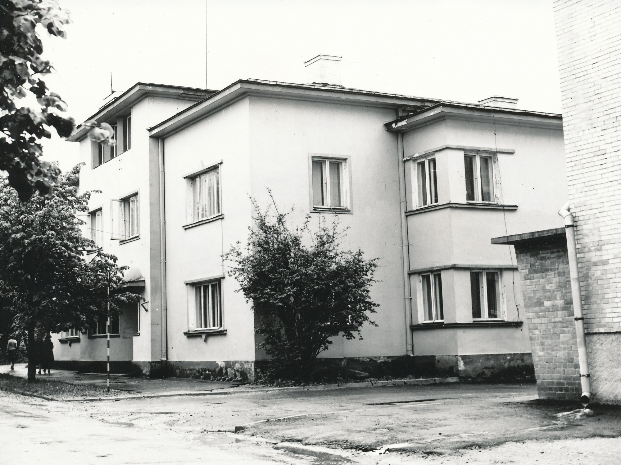 Photo. The house in which the EC(b)P Võrumaa Committee was established in 1940 -. 1950 and the ECB Võru Regional Committee 1950-1967(May 1977)