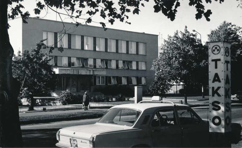Photo. Ecb Haapsalu District Committee building Winning tn. 1980s.  Black and white.