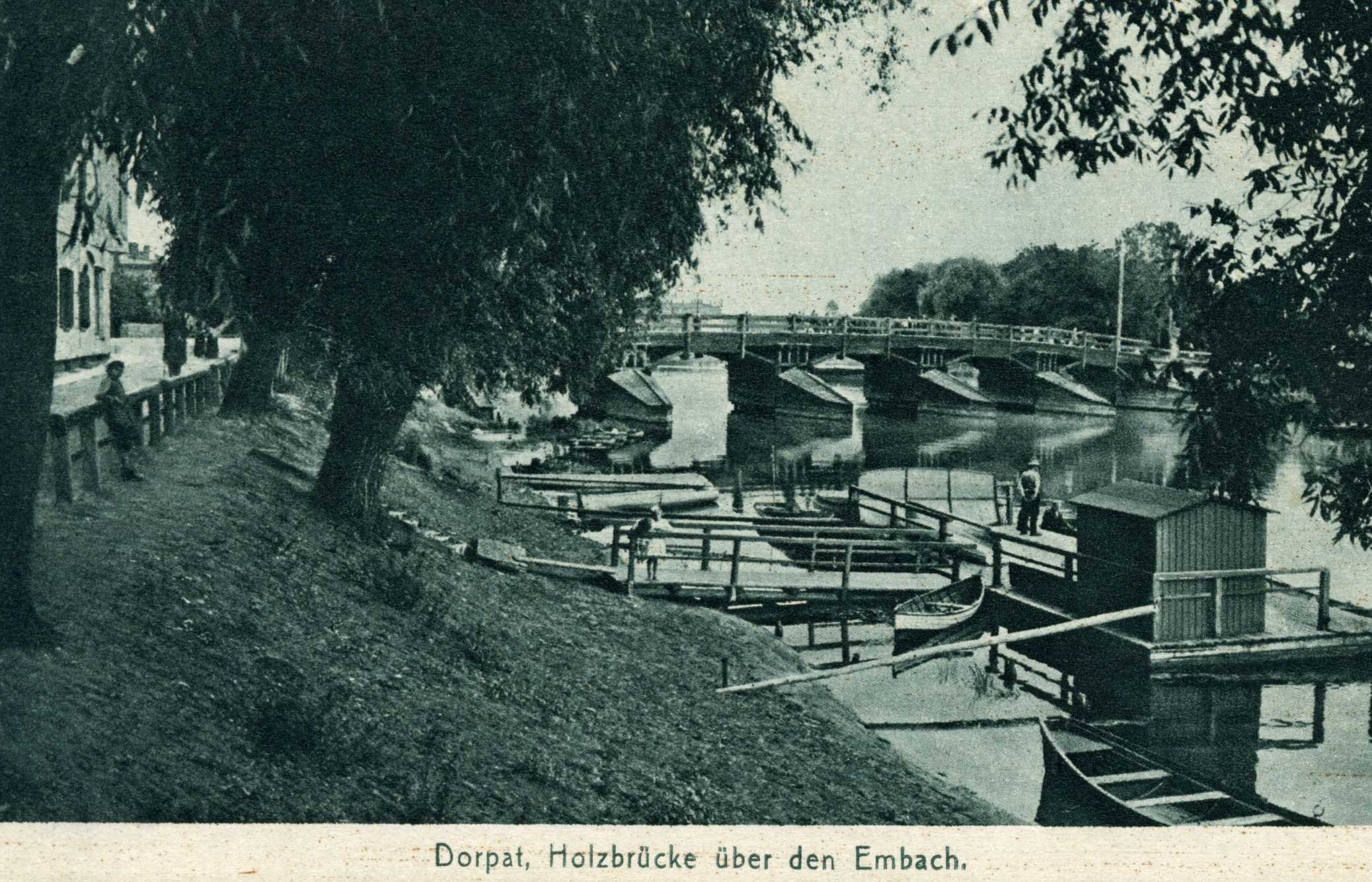 Wooden bridge and boat bridge (boat port) on the left bank of Emajõe. Tartu, 1910-1917. Photo Eugen Wittorf.