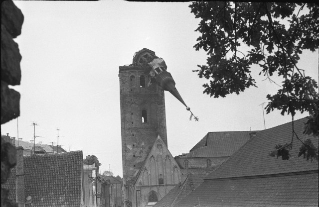 The tower of the Niguliste Church after the burning
