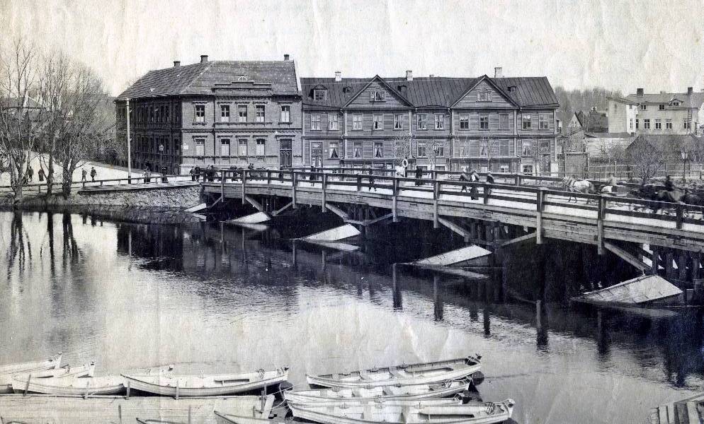 Wooden bridge, Kalda and Russian t corner. Tartu, 1910-1918.