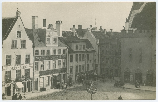 Tallinn, Raekojaplats, view towards Vanaturukaela.