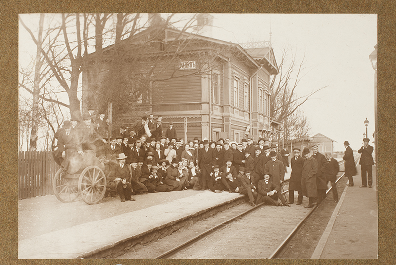 Tartu Estonian student trip to Tallinn for the performance "Murueide daughter", 1914