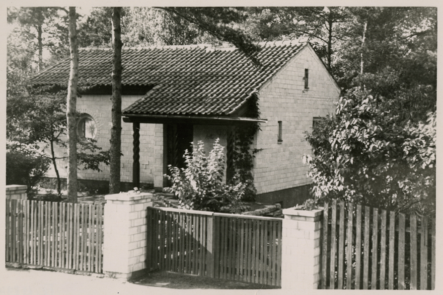 Architect Henn Roopalu's own house in Tallinn, Nõmmel, view of today's dismantled building
