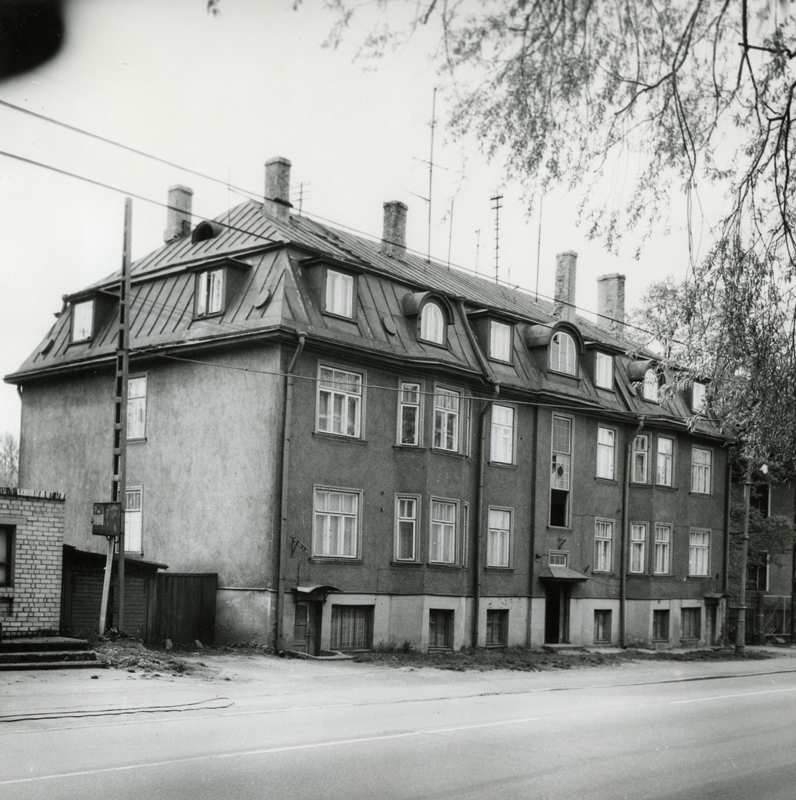 Tallinn-type apartment building Tehnika 17, view of the building. Architect Karl Tarvas