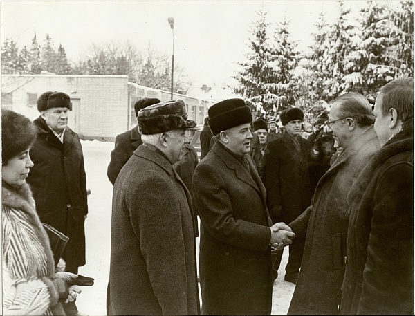 Photo, m. Gorbachev arrival to Väätsa 20.02.1987.
