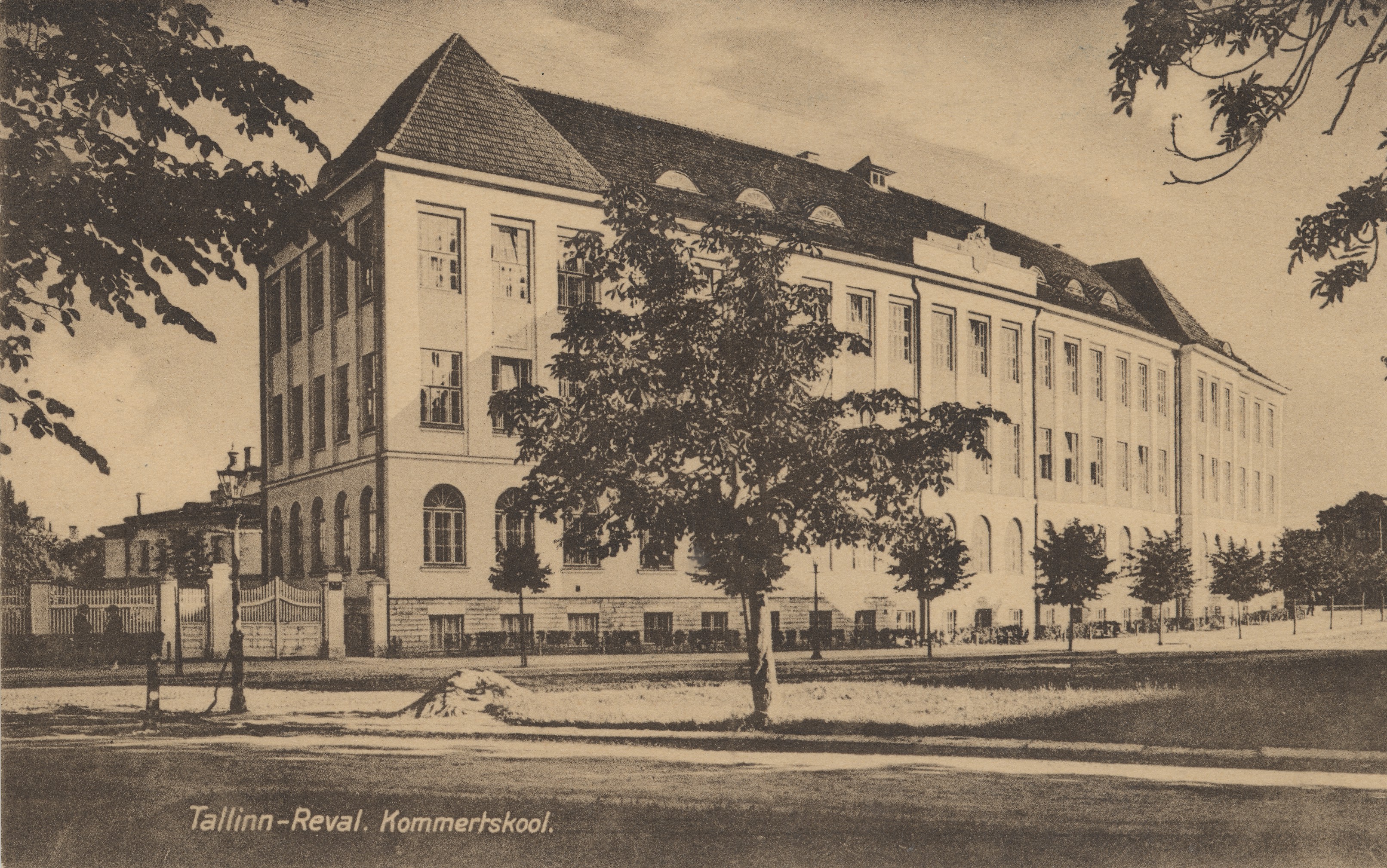 Tallinn-reval : Commercial School