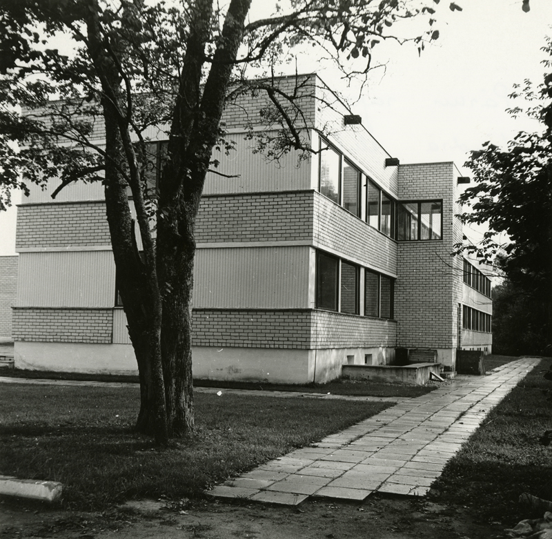 Vändra Club Building, end view of the building. Architect Maie Penjam