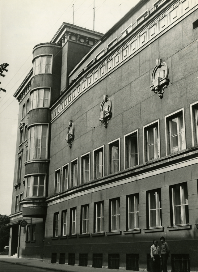 Old Radio owner, view of the building along the Kreutzwald tn. Architect Elmar Lohk (algne) and Grigori Šumovski