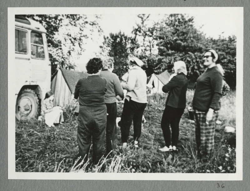 Telking during the excursion of the work collection of Ella Toomsalu in Lithuania.