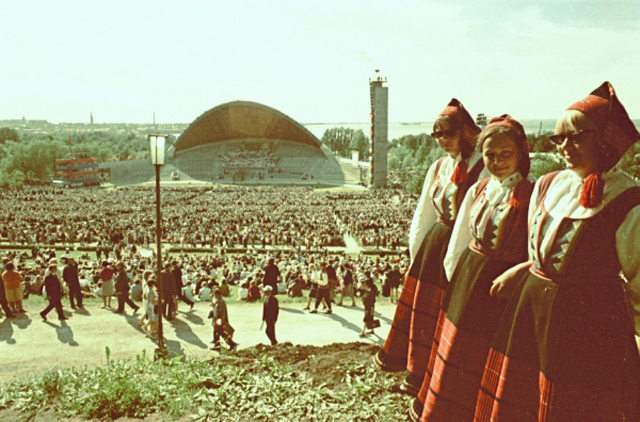 Children's Song Festival. View Lasnamäe slope down to the Song Square.