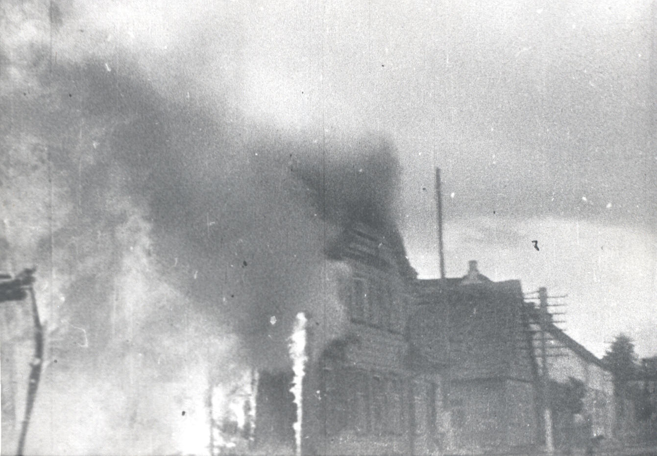 Photo. Release of Võru in 1944. August. Burning the city.