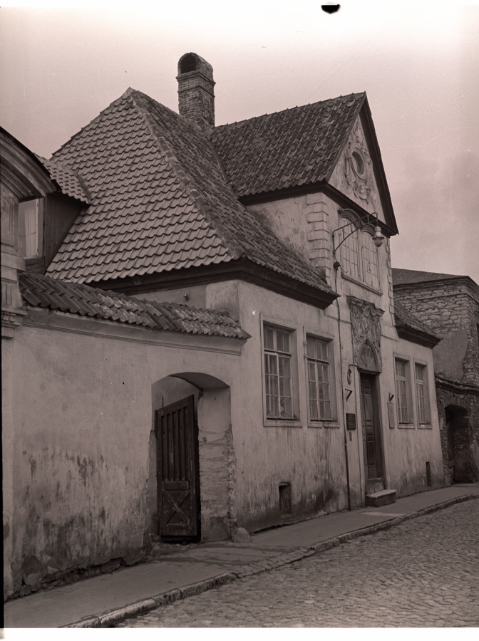 Tallinn, the building of lining and cannabis extraction New street 15, built in 1757.