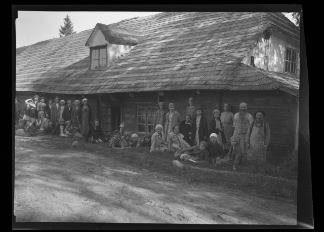 Group photo on Otepää tour, at Raudsepa mill