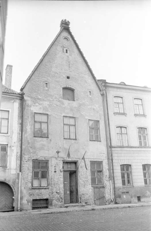 On Laial Street, where in the XVII century Tallinn City doctor Gerhard Himsel lived