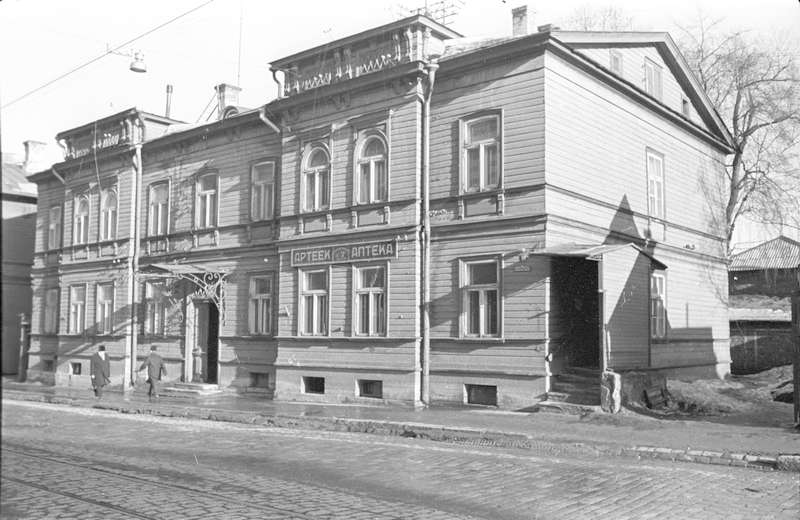 Old Tõnismäe pharmacy Pärnu mnt.