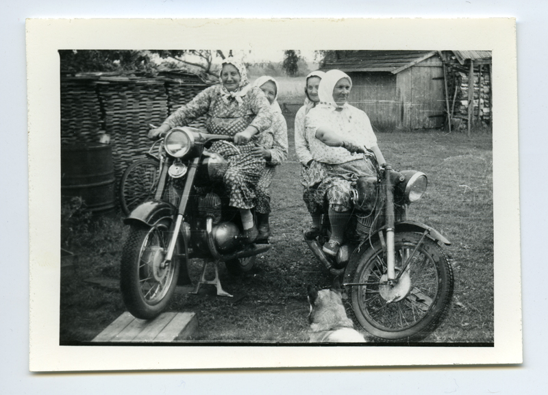 Kihnu women with motorcycles