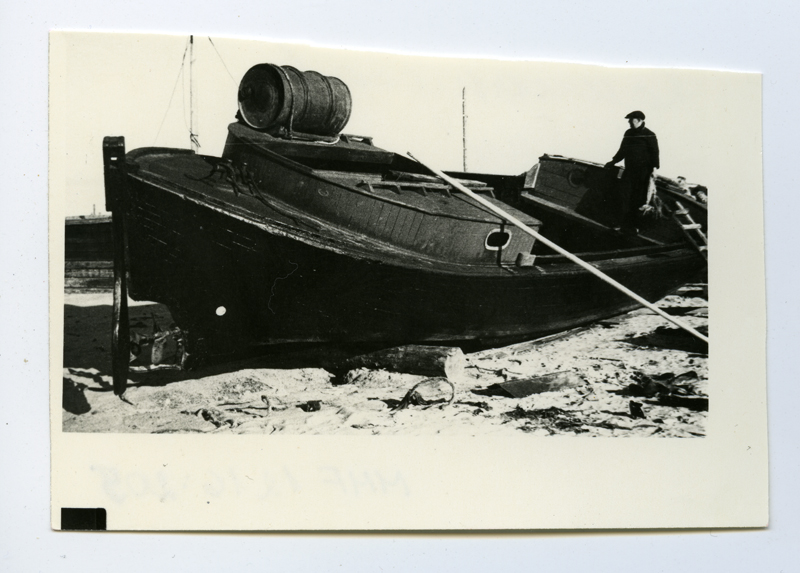 Kakuam at Kihnu Harbour
