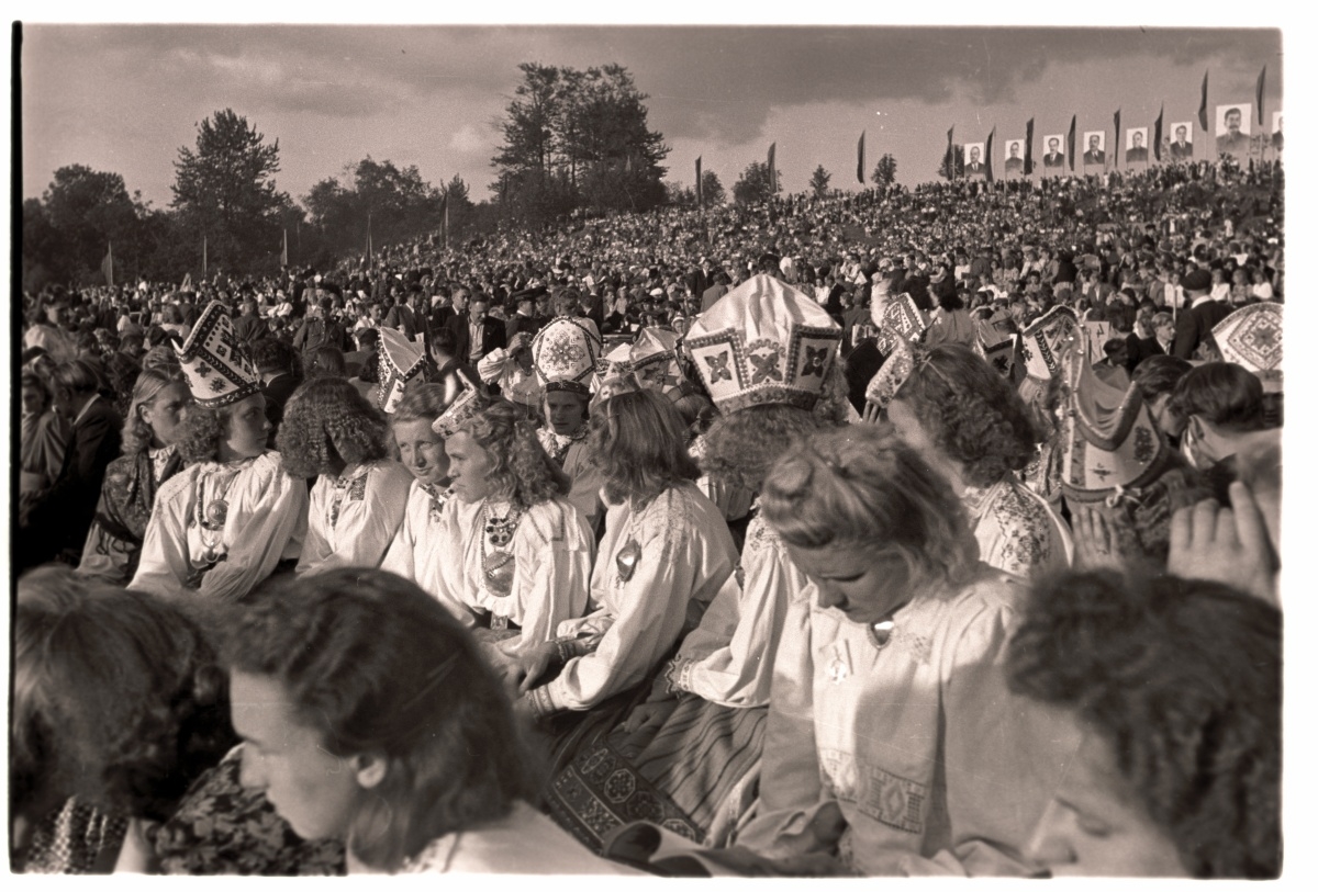 1950's song festival, listeners in Muhu's folk clothes.