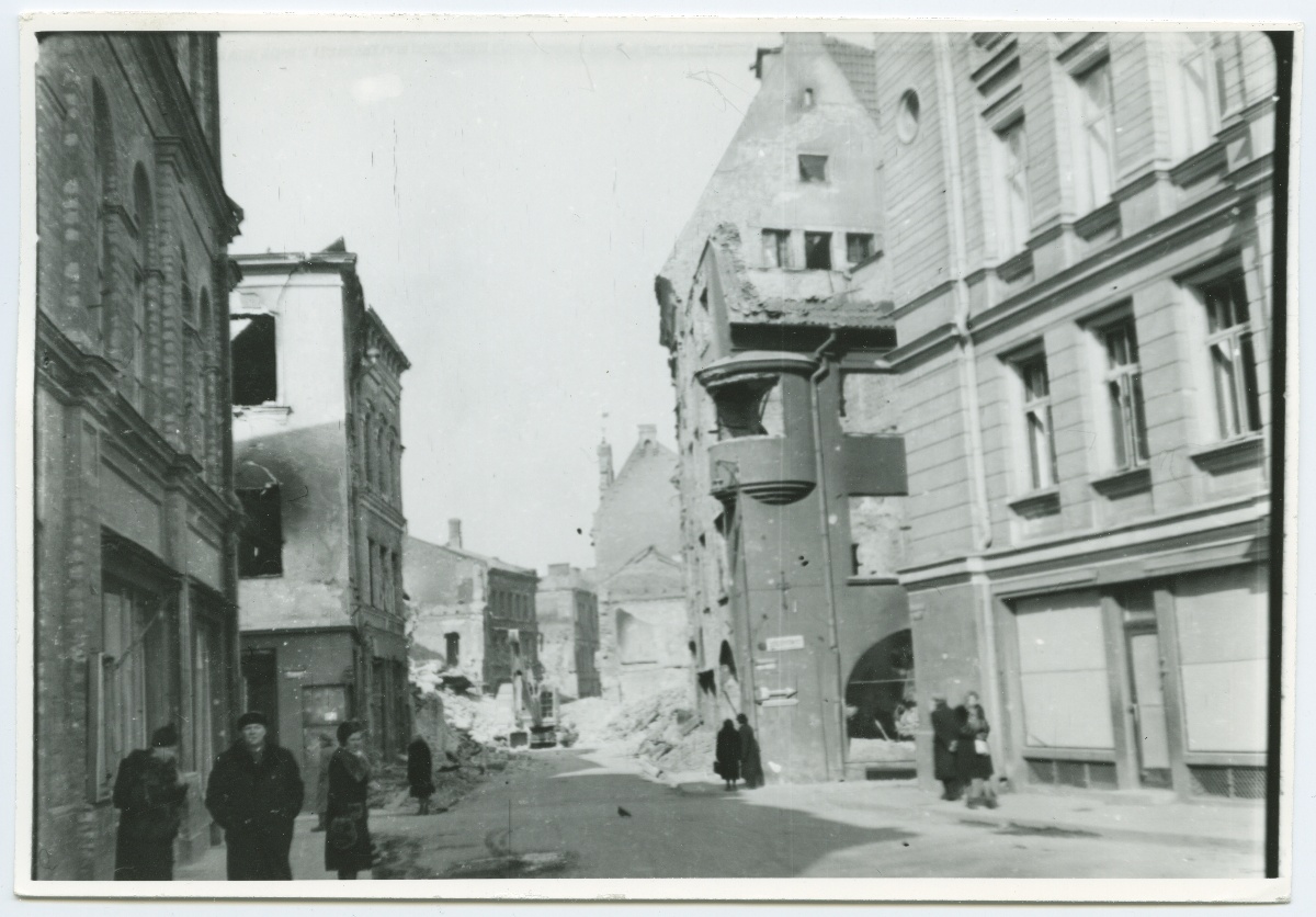 Tallinn, broken Harju Street.