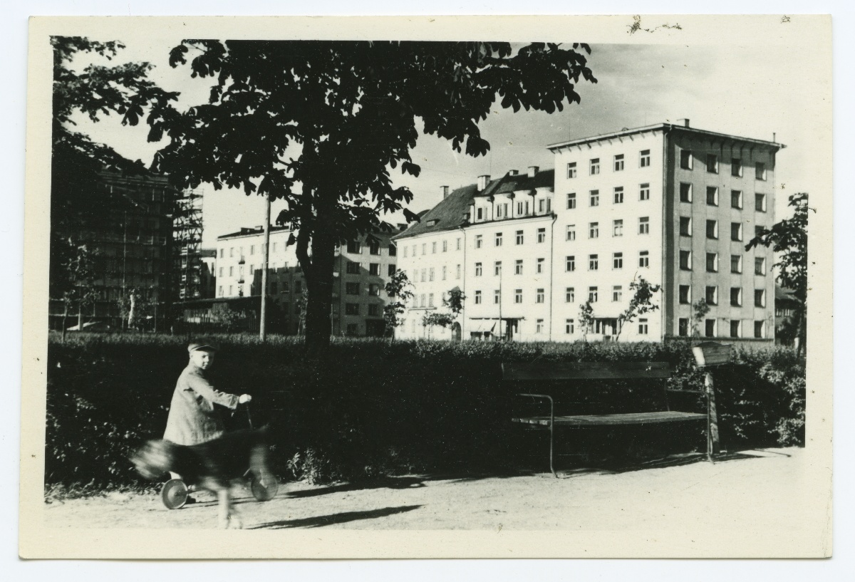 Tallinn, Pionieri square, behind the buildings Kreutzwald Street 15, 17, 19.