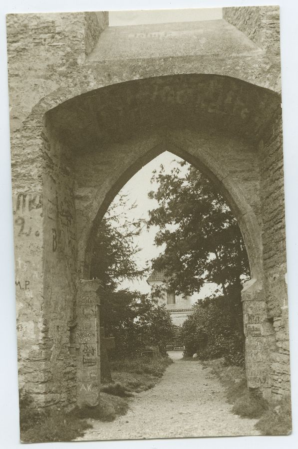 The ruins of the Pirita monastery, the main portal from the inside.