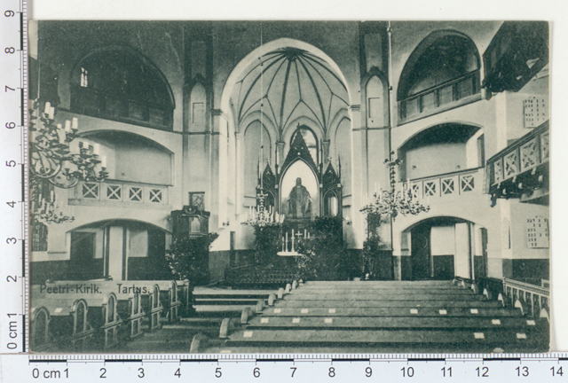 Tartu, Peetri kiriku altar ja osa saalist