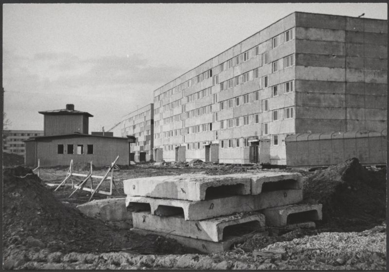 foto, Viljandi, Männimäe, vana lennujaama hoone lammutuse eel, aprill 1981, foto E. Veliste