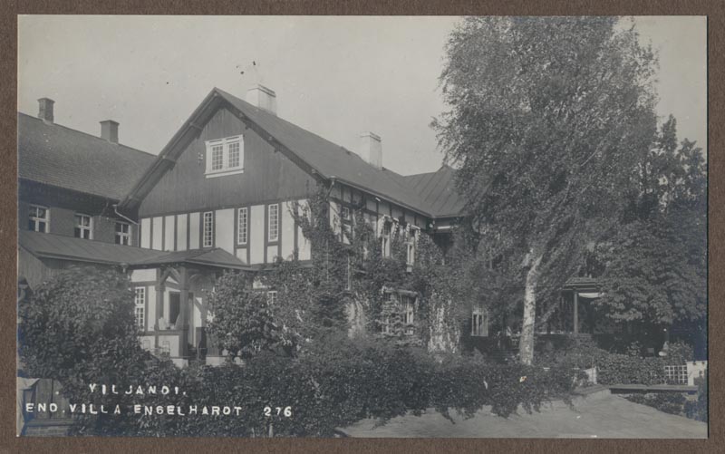 foto albumis, Viljandi, Lutsu tn 5, villa Engelhardt, aia poolt, u 1915, foto J. Riet