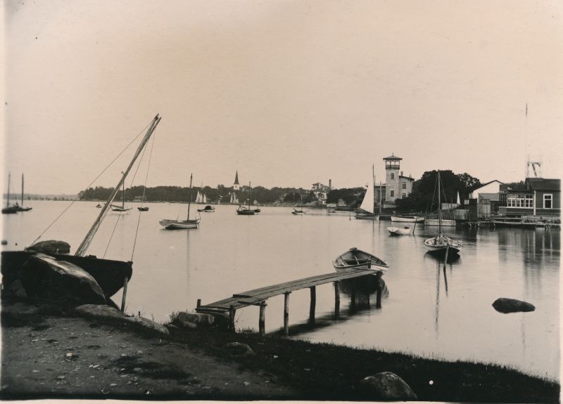 Foto. Haapsalu. Peltzeri villa ja Eestimaa Jahtklubi hoone. u. 1910.