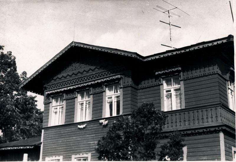 Foto. Elamu, end. Krasovski villa Suur-Liiva t. 17. Foto H. Paalvelt.